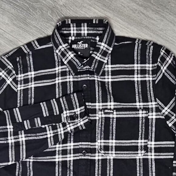 Hollister Men’s Flannel Shirt Medium Black White Plaid Button Front Long Sleeve - Picture 1 of 9